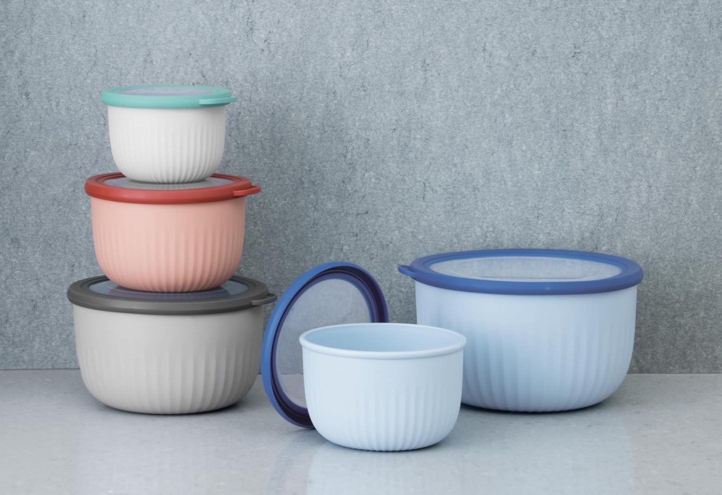 Set of 4 Plastic Food Prep & Storage Bowls with Airtight Lids – Multicolor, 0.7 to 4 Qt