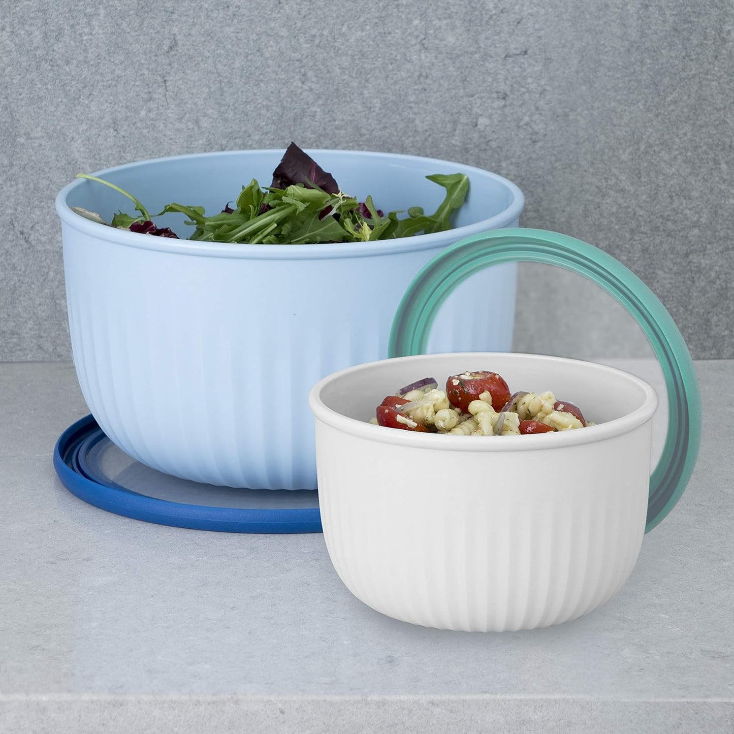 Plastic Food Prep & Storage Bowl with Airtight Lid – 4 Qt, Light Gray